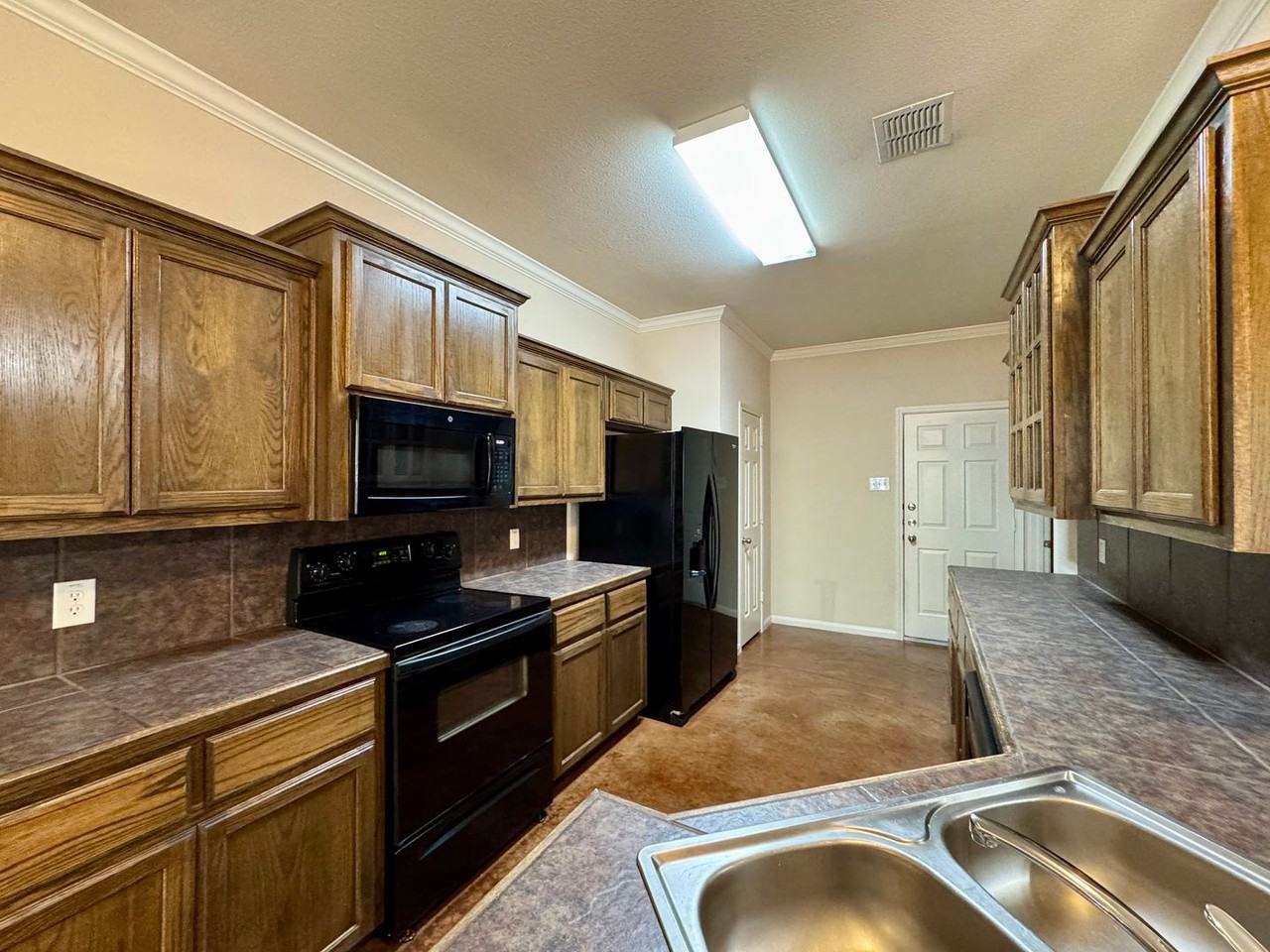 400B Chapel Trail Cir - Photo 6 of 14