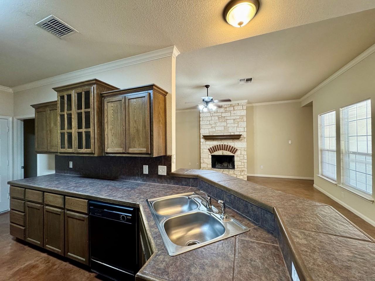 400B Chapel Trail Cir - Photo 7 of 14