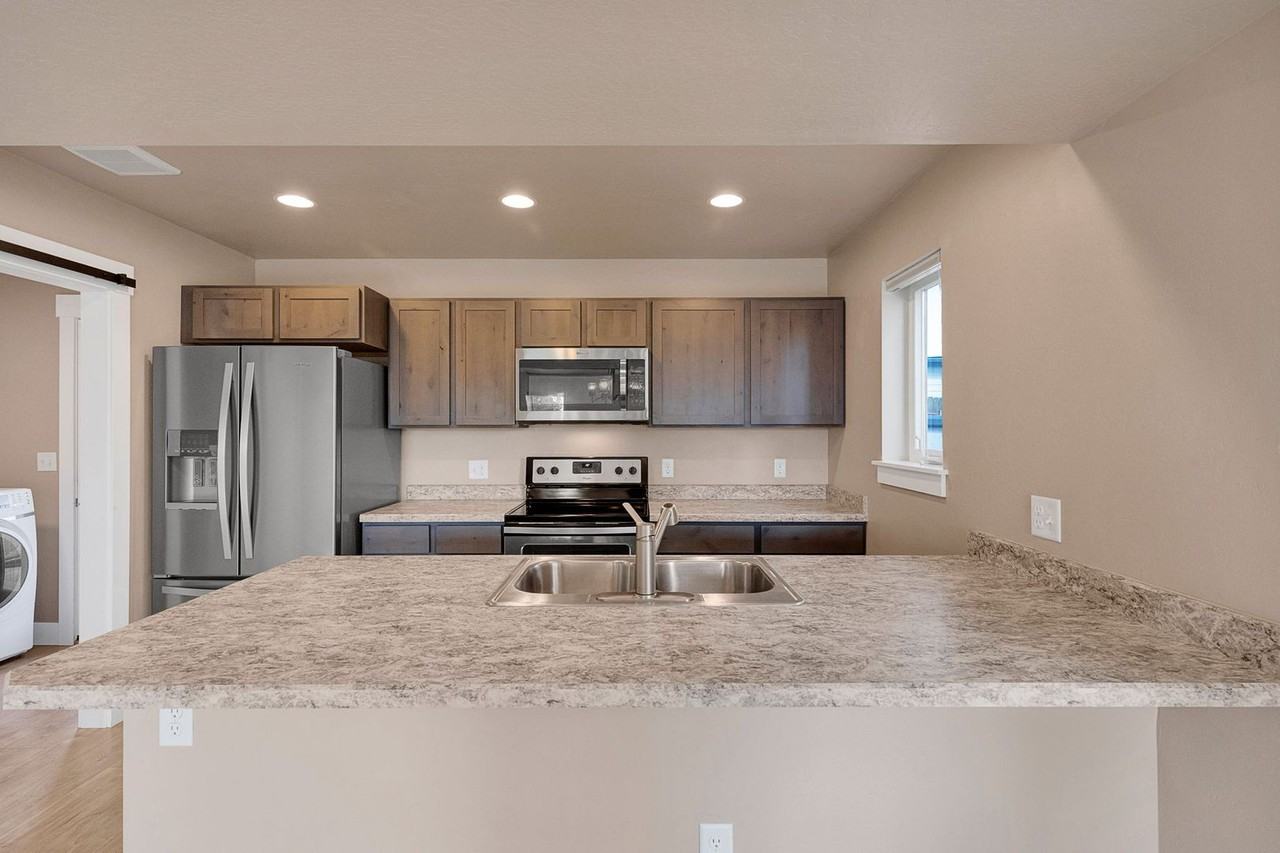 4882 Giada Dr - Photo 3 of 44