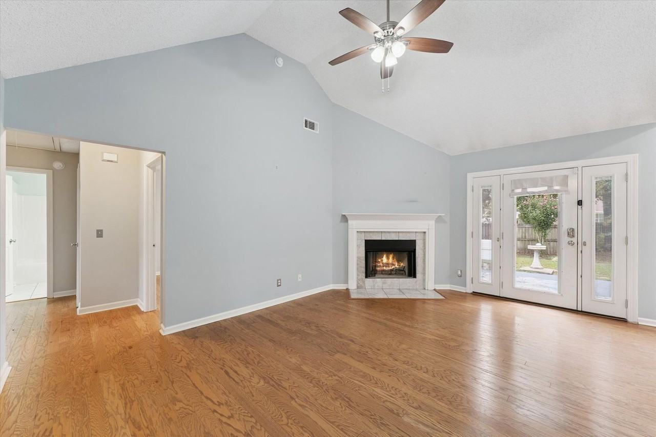 10 Ryan Dr - Photo 3 of 50