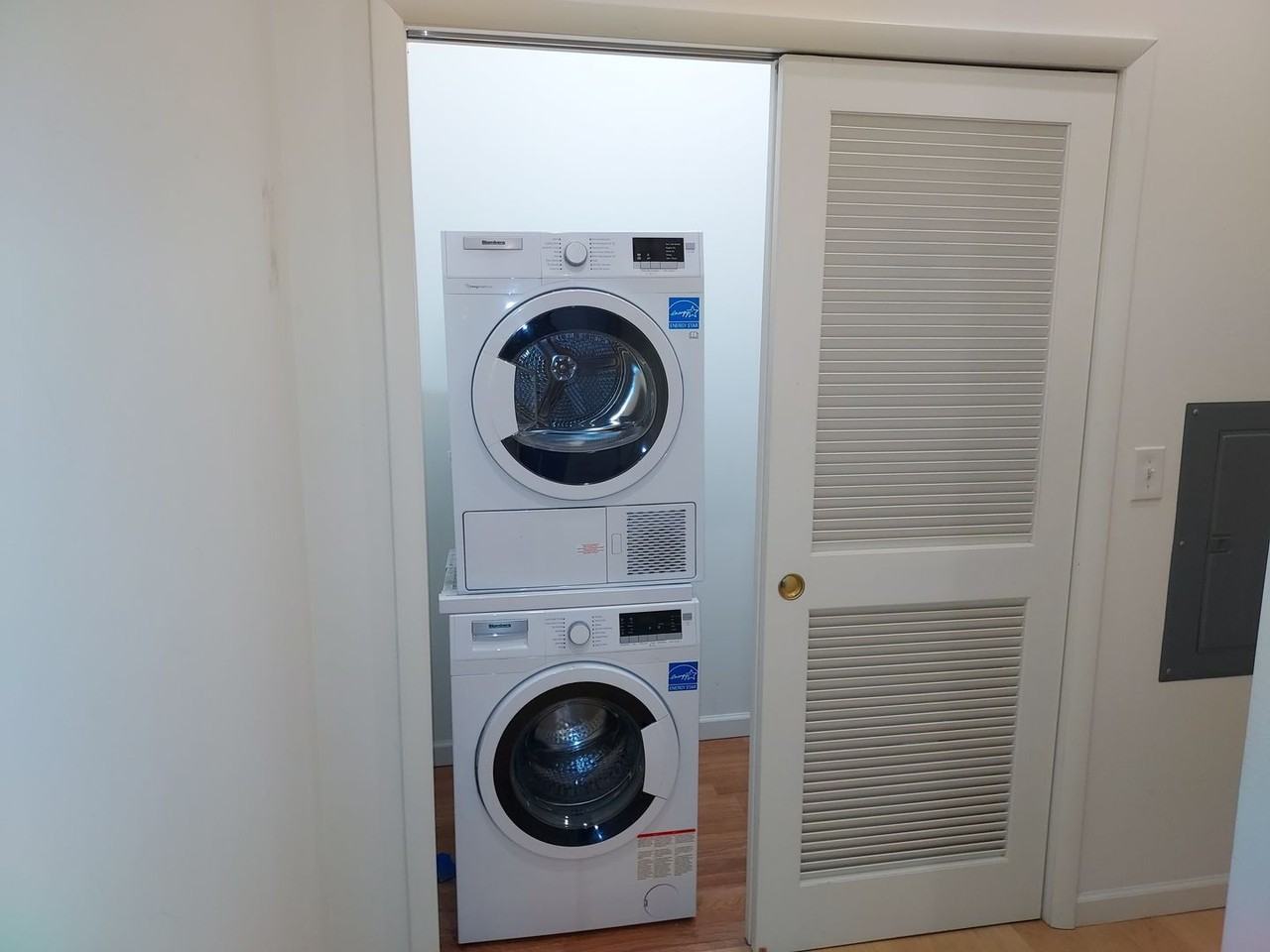 49 Stone St - Photo 2 of 14