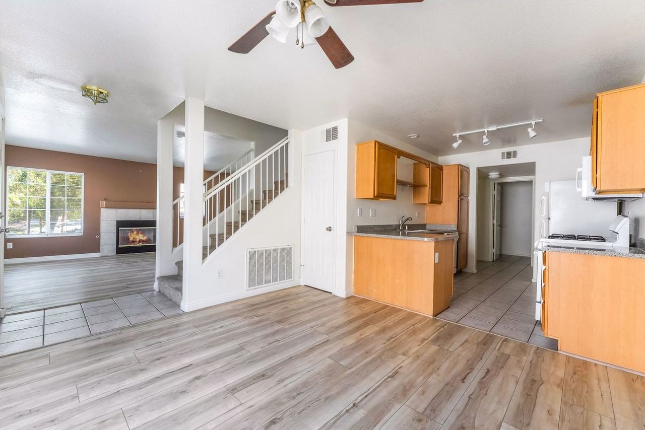 505 Escoto Place - Photo 3 of 32