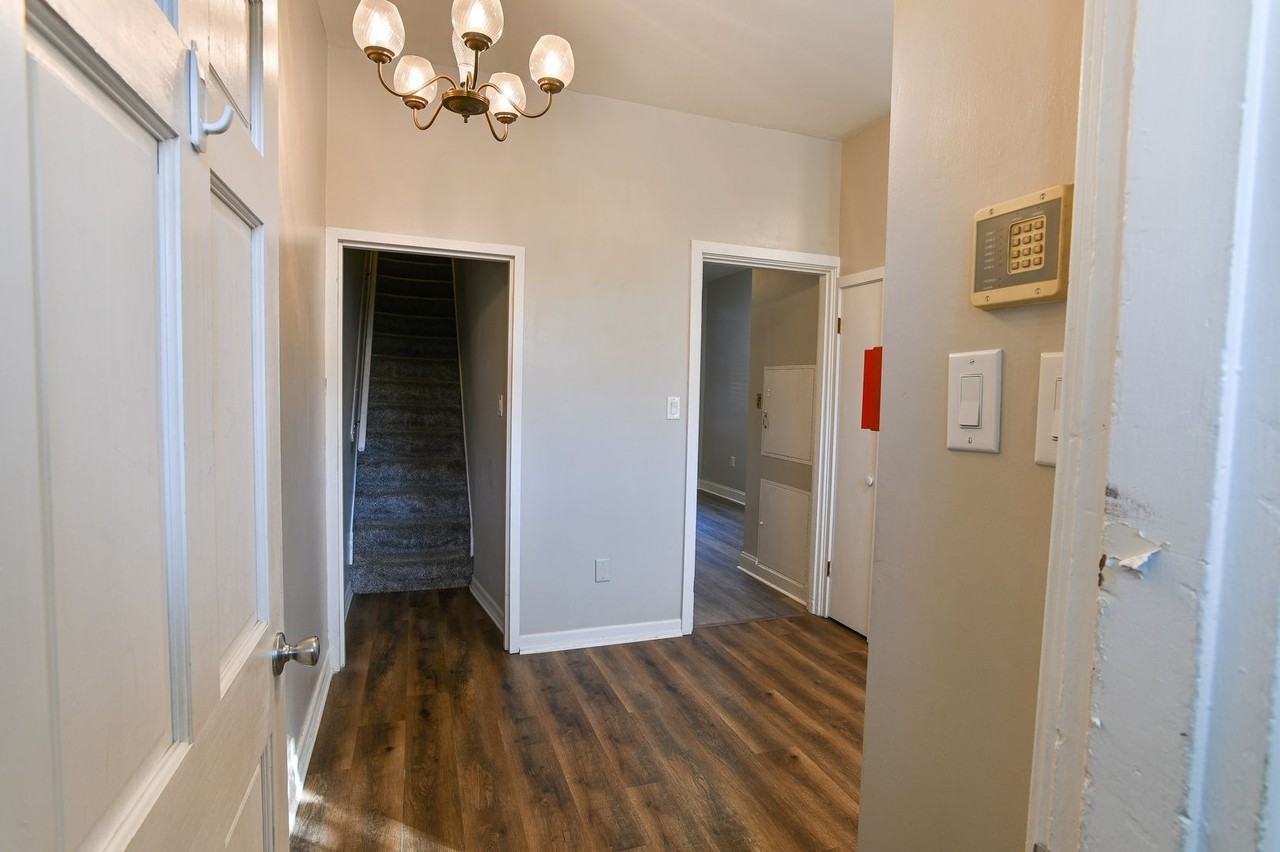 226 Forster St - Photo 5 of 37