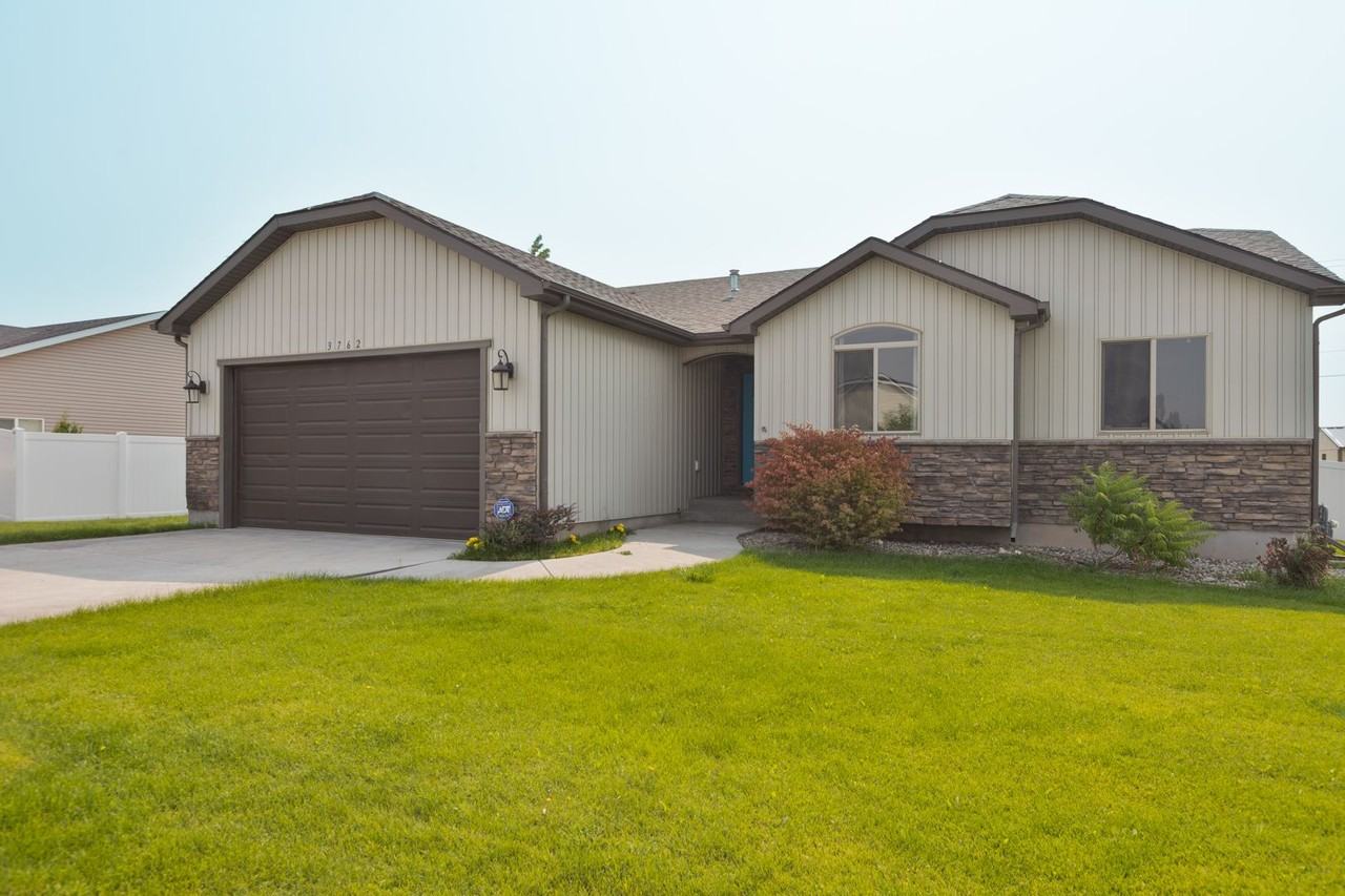 3762 Marble Drive - Photo 2 of 24