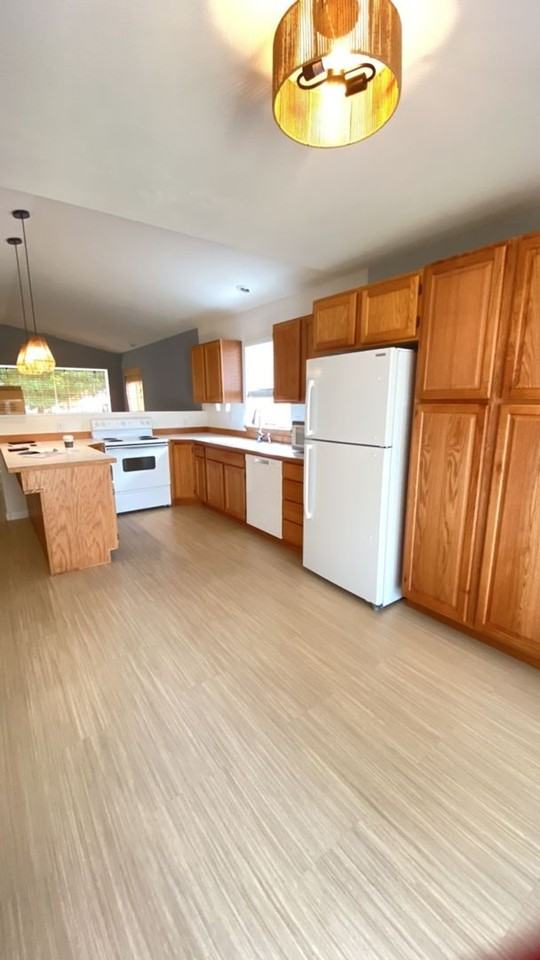 2475 W Grenoble Ln - Photo 3 of 12