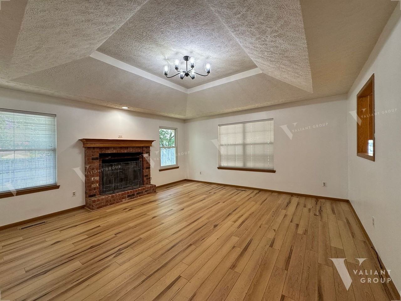 4105 South Oak Avenue - Photo 2 of 17