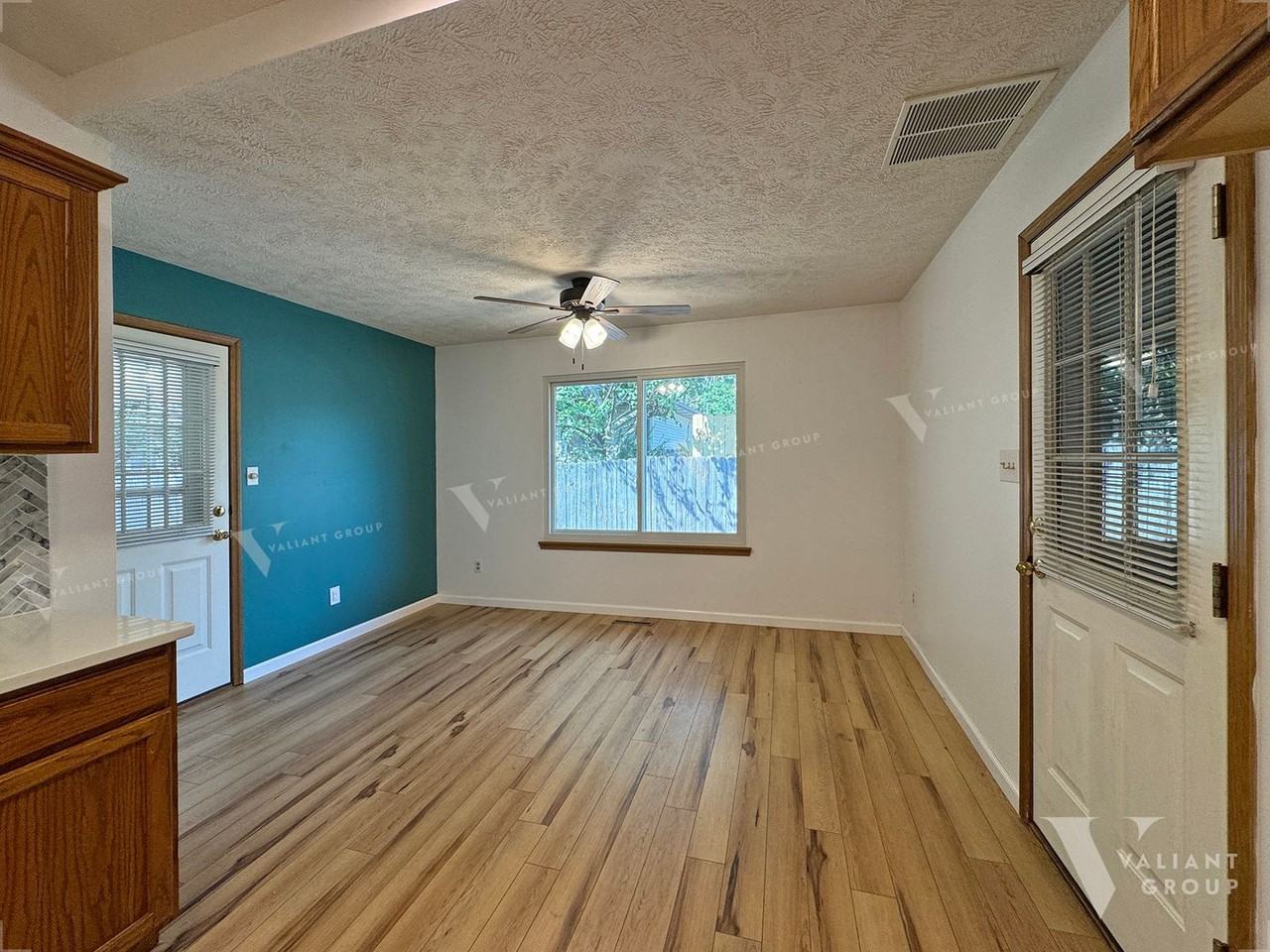 4105 South Oak Avenue - Photo 6 of 17