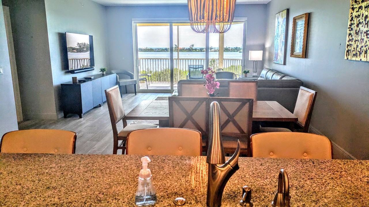 260 Hidden Bay Dr #504 - Photo 5 of 48