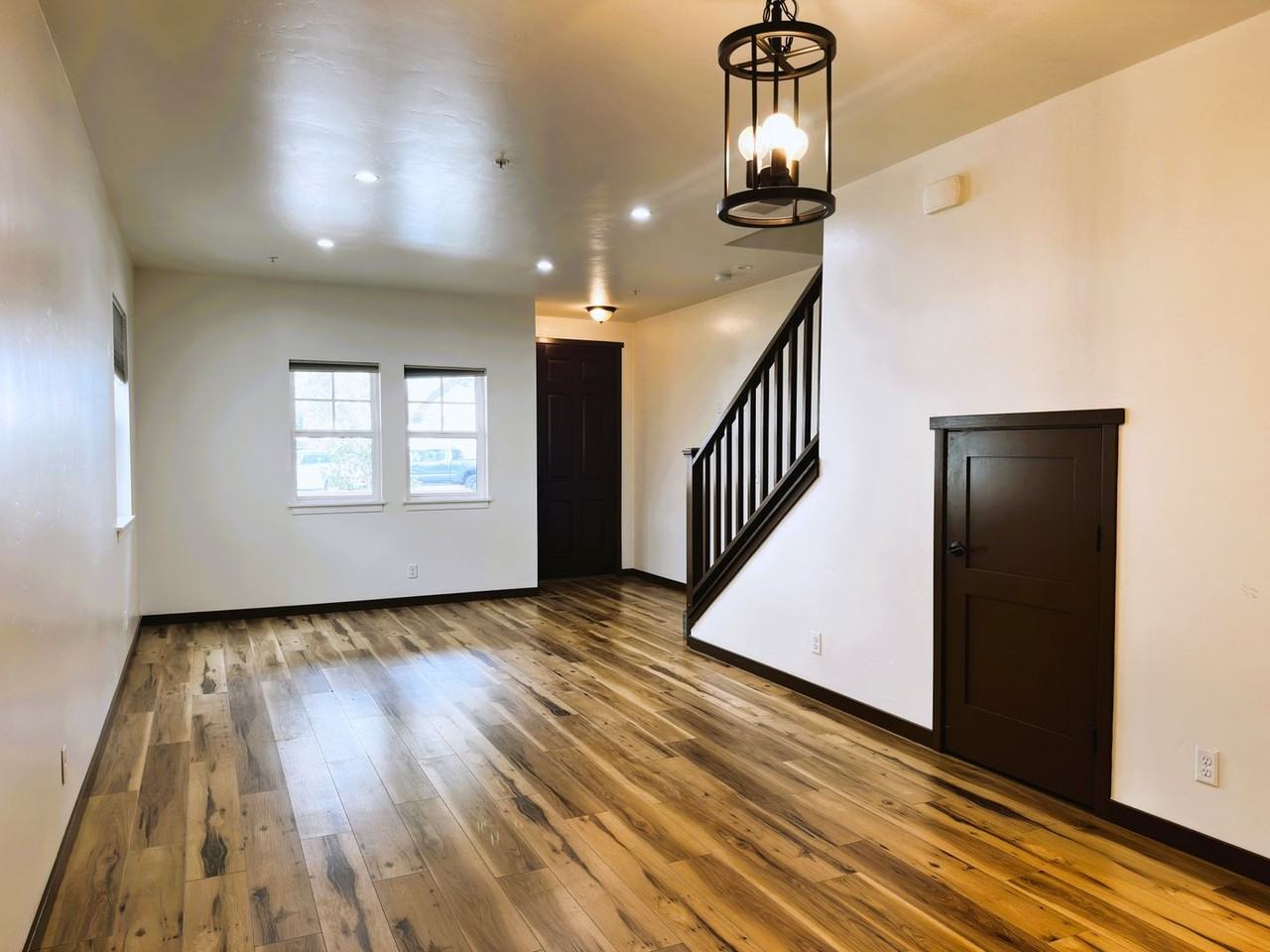 350 Ridgway Ave - Photo 2 of 20