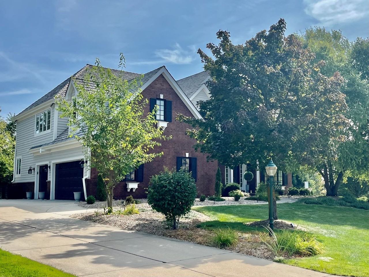 900 N Evergreen Cir - Photo 3 of 33