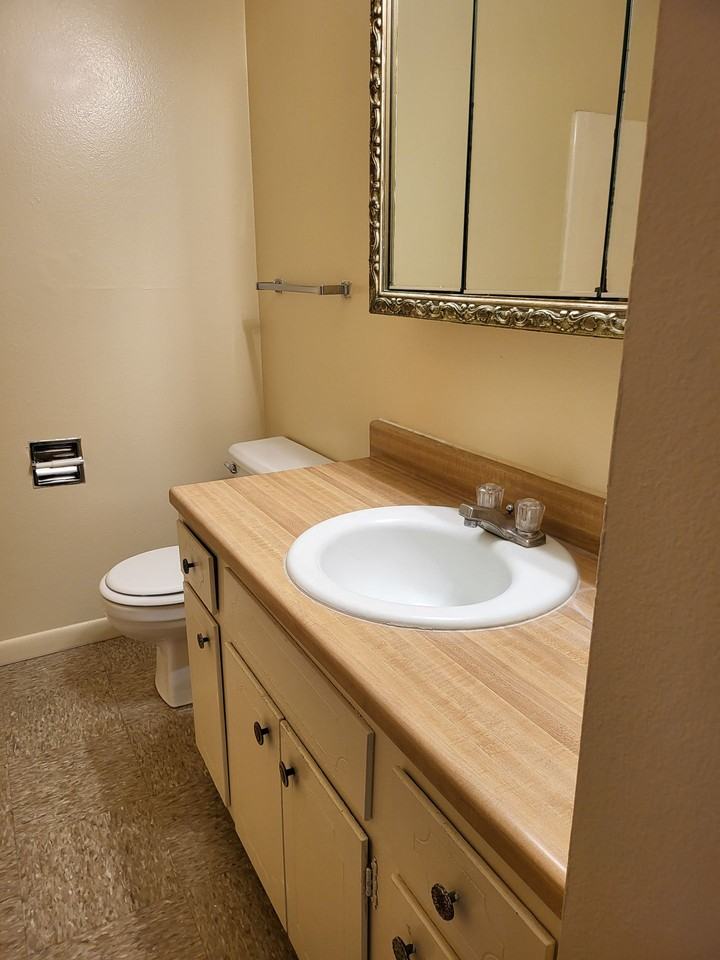 1620 Boswell - Photo 3 of 13