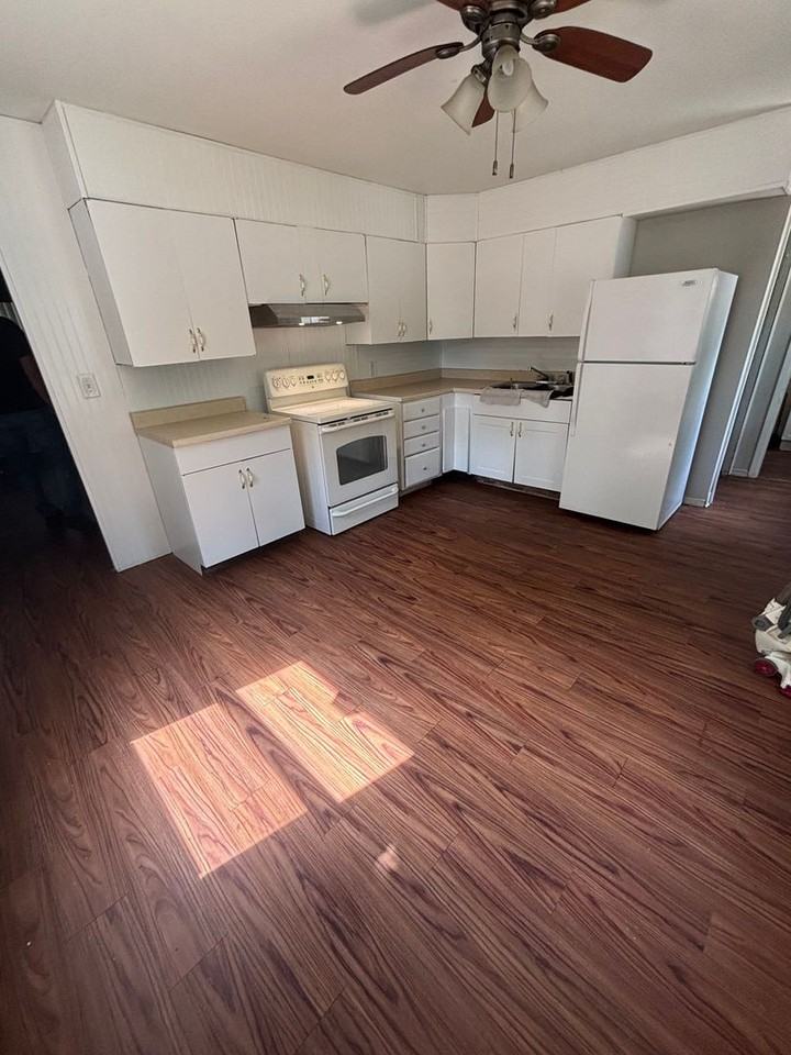 1854 Gregory Court - Photo 3 of 8