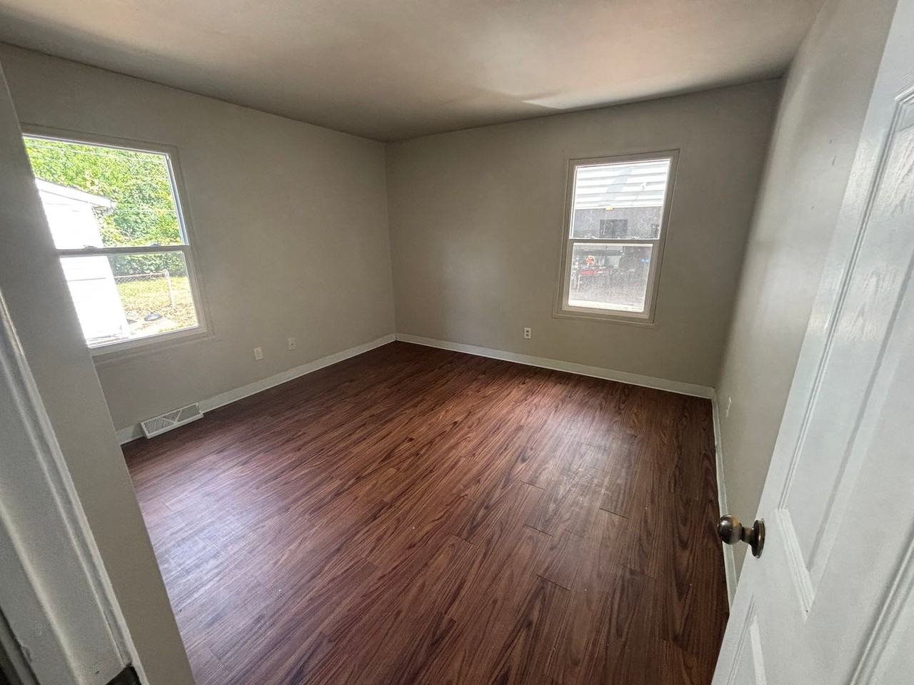 1854 Gregory Court - Photo 7 of 8