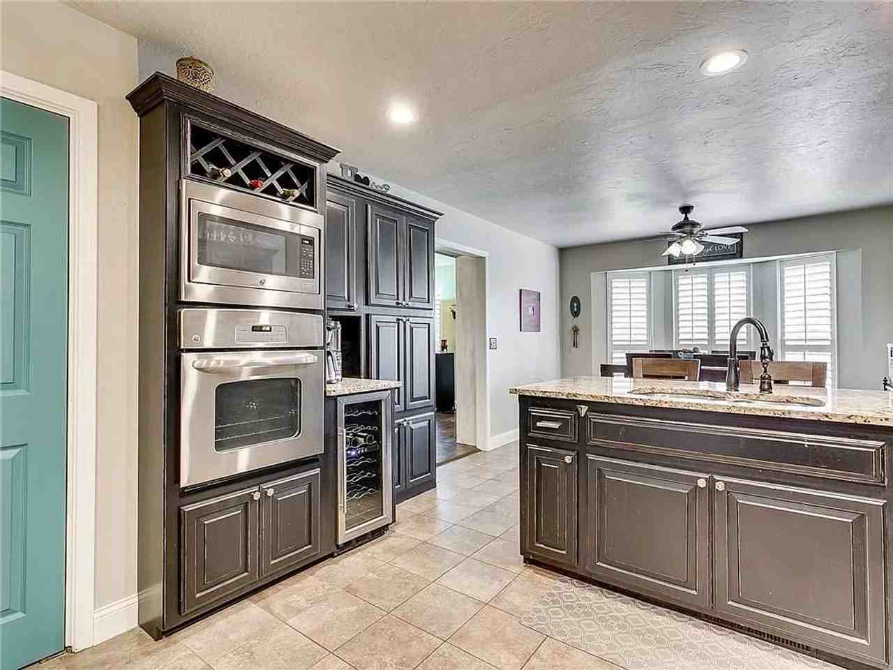 1420 Nw 141st St - Photo 3 of 30