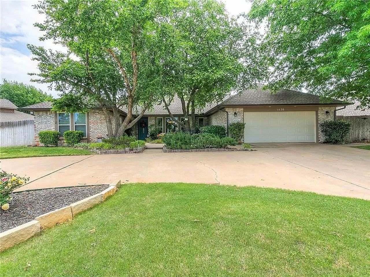 1420 Nw 141st St - Photo 6 of 30