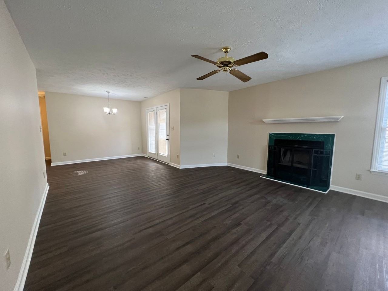 2587 Gotts Ln - Photo 2 of 9