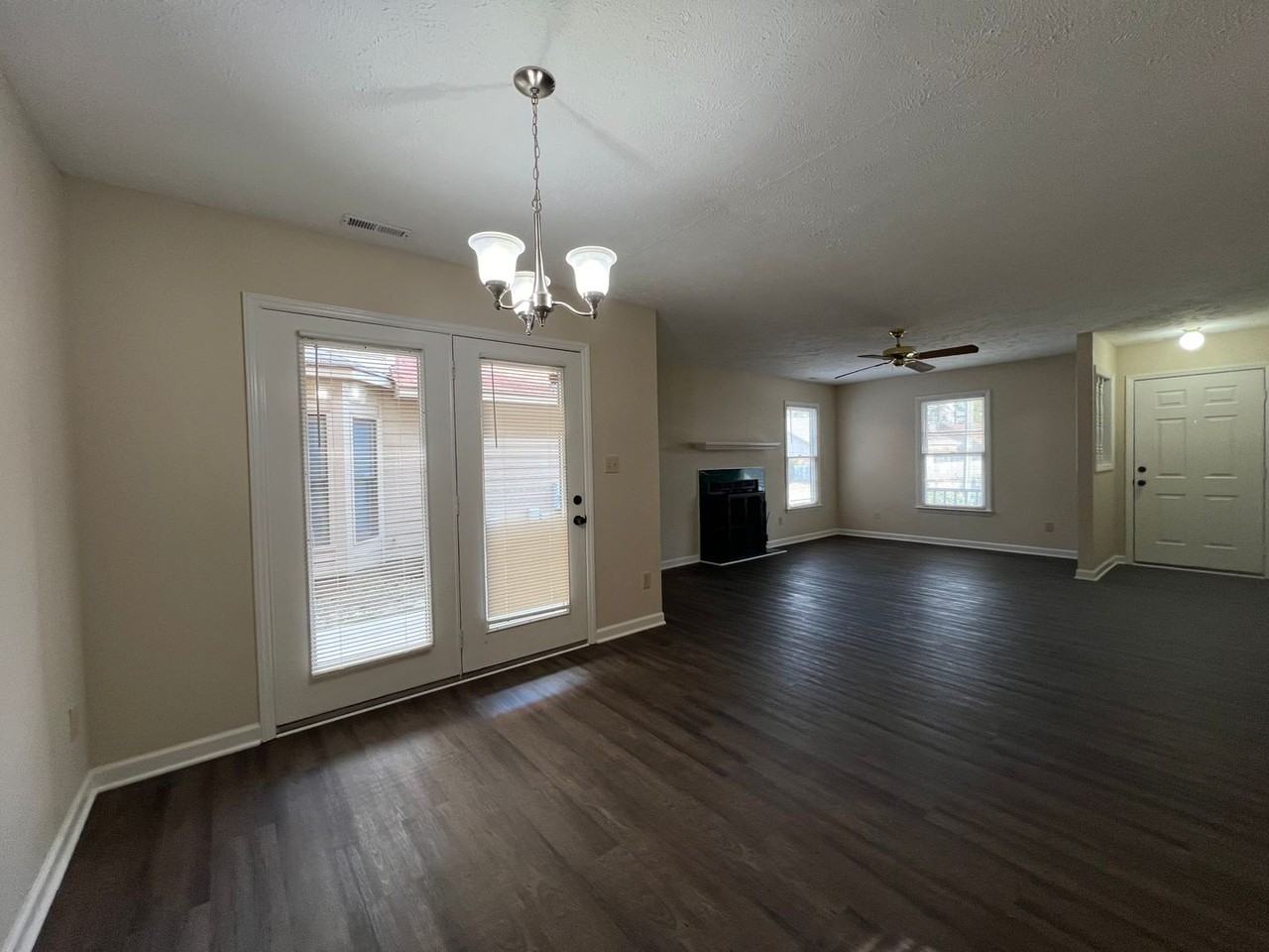 2587 Gotts Ln - Photo 3 of 9