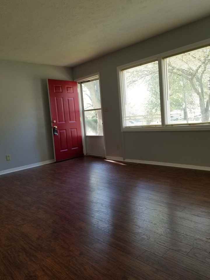 6311 E 148th Ter - Photo 2 of 20