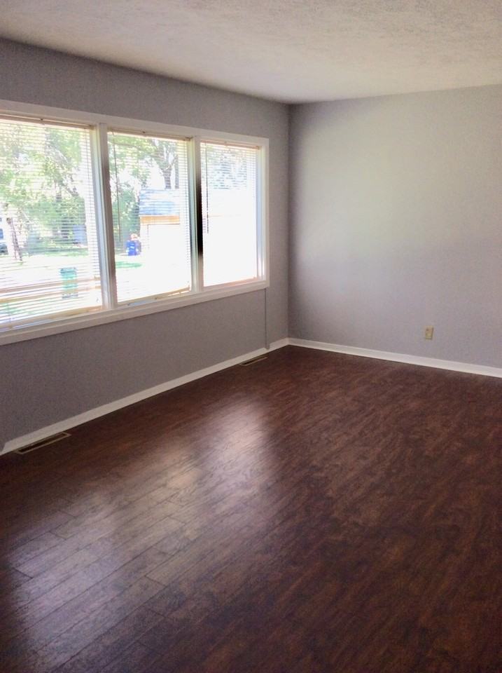 6311 E 148th Ter - Photo 3 of 20