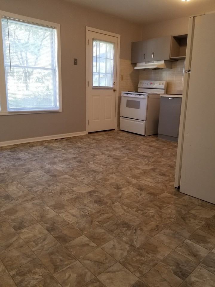 6311 E 148th Ter - Photo 7 of 20