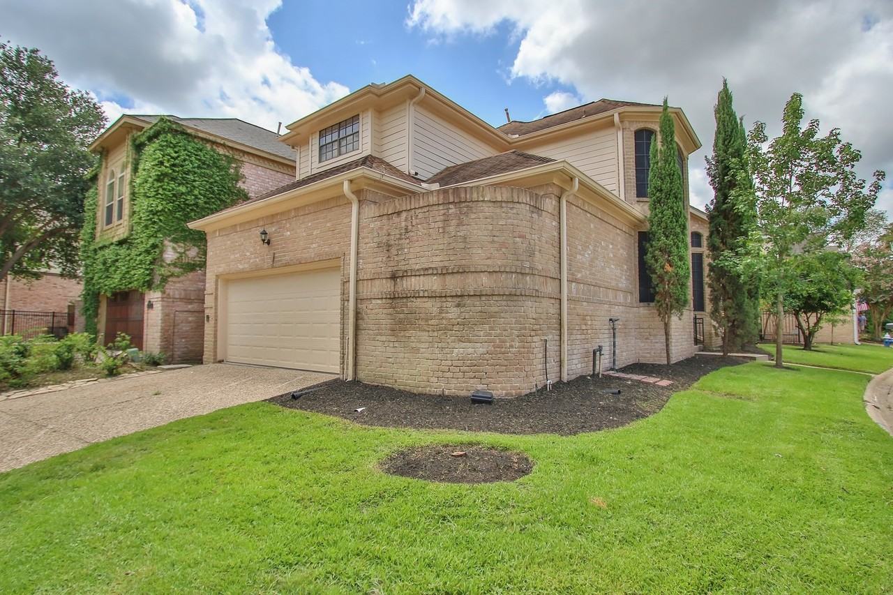 12929 Kingsbridge Ln - Photo 4 of 34