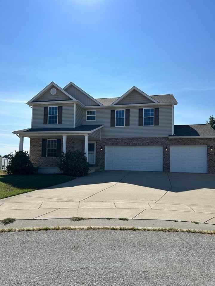 1105 Lear Lane - Photo 2 of 20