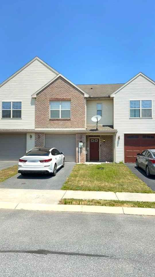 222 Merriweather Dr - Photo 2 of 8