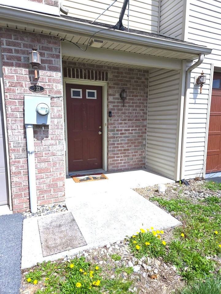 222 Merriweather Dr - Photo 3 of 8