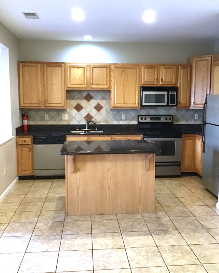 222 Merriweather Dr - Photo 5 of 8