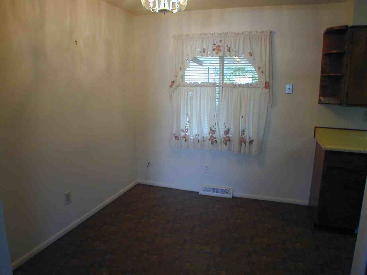 5000 Sunset Dr - Photo 4 of 15