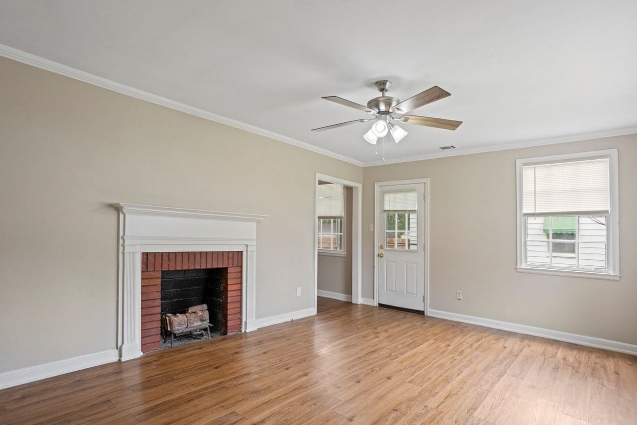 816 Crossgate Rd - Photo 2 of 29