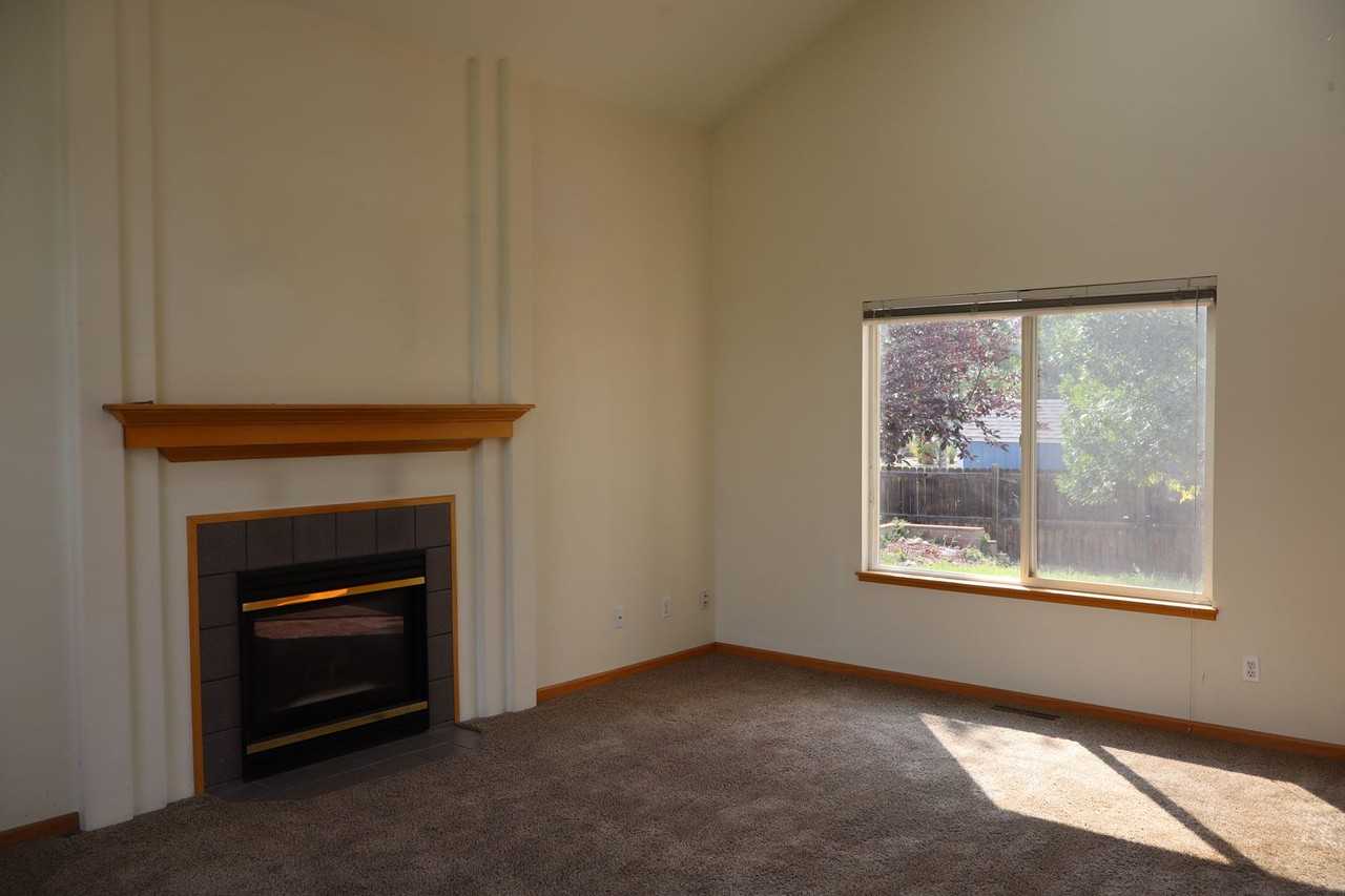 625 Brewer Dr - Photo 4 of 16