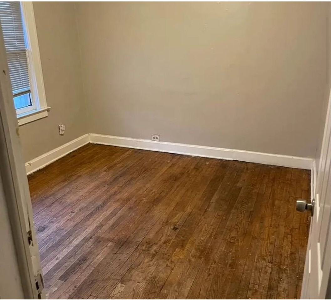 5237 E 8th St - Photo 2 of 7