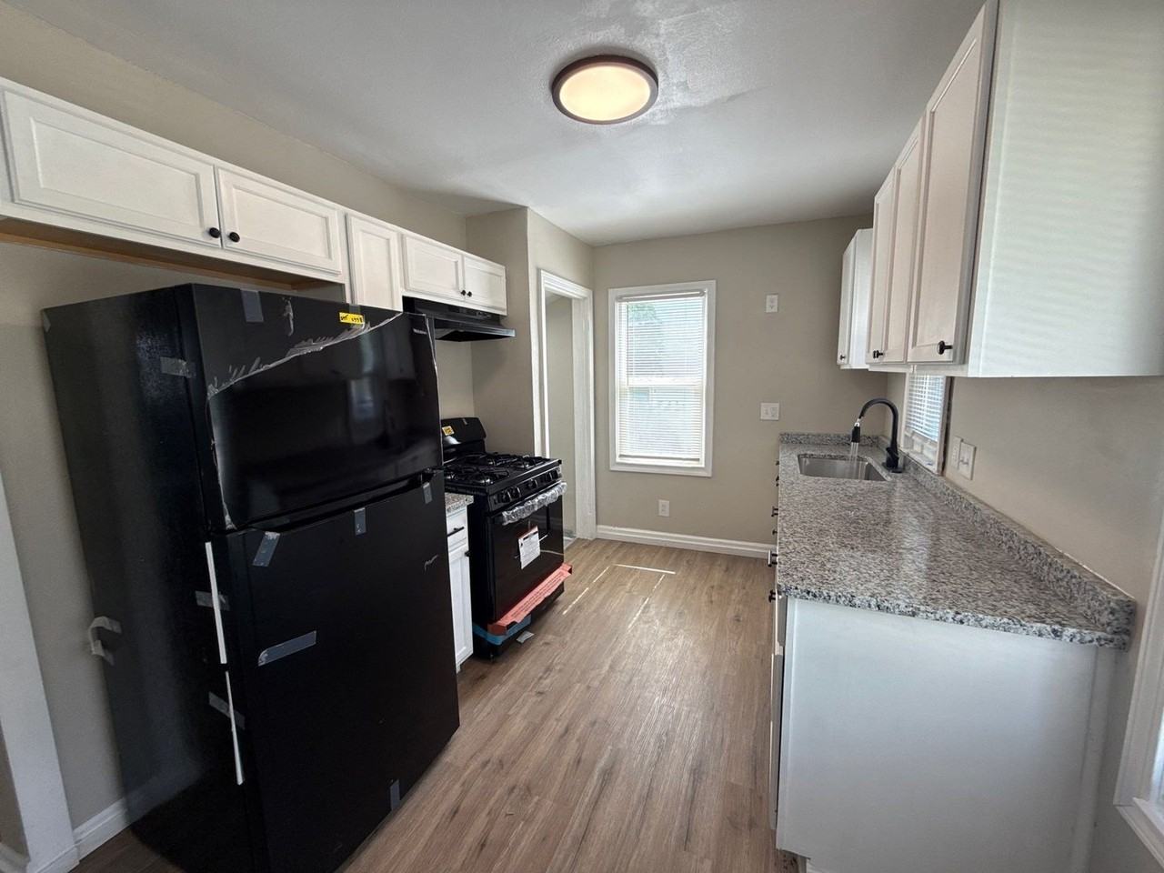 11652 Fielding St - Photo 3 of 7