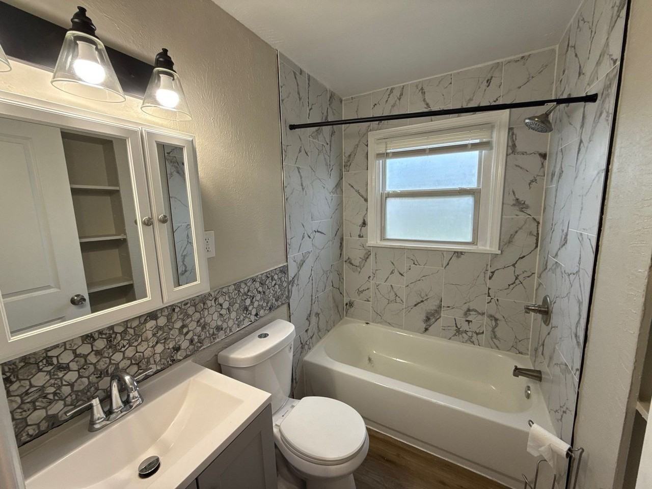 11652 Fielding St - Photo 5 of 7