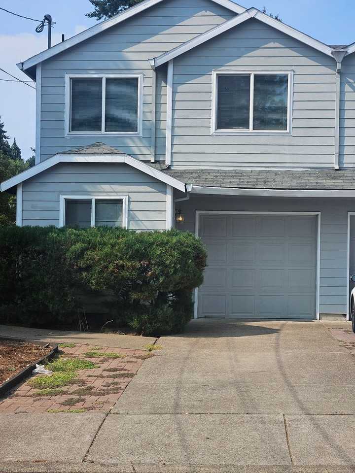 451 Northwest Lincoln Street