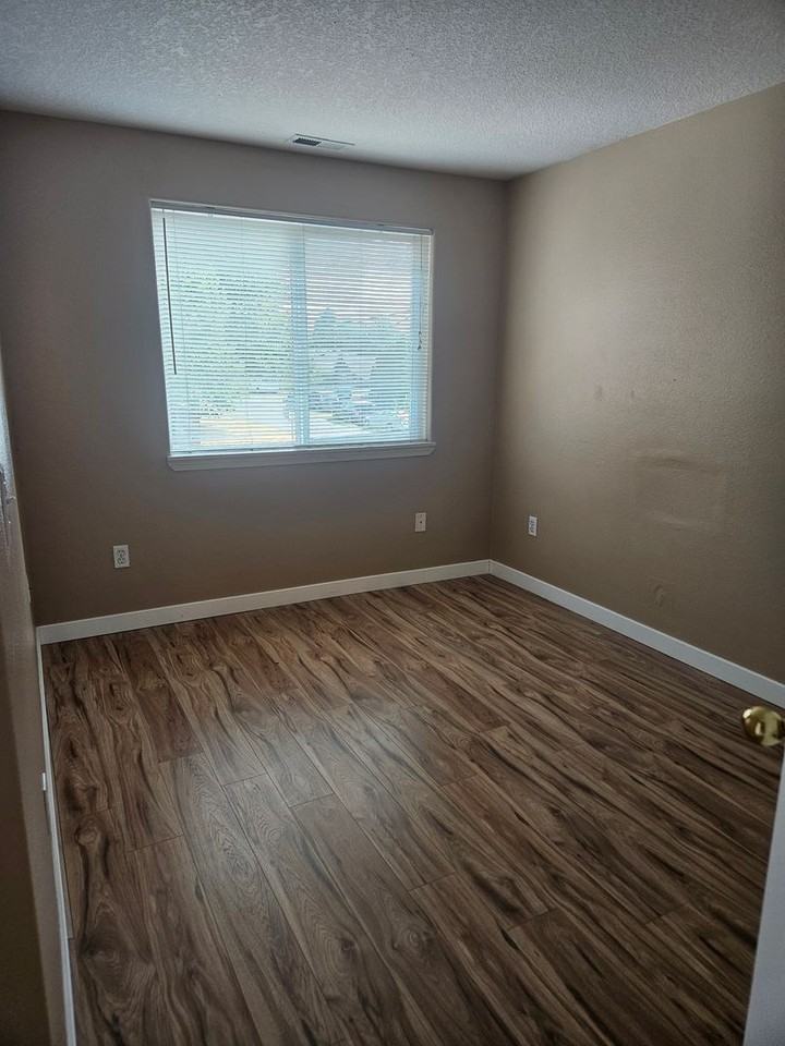 451 Nw Lincoln St - Photo 6 of 16