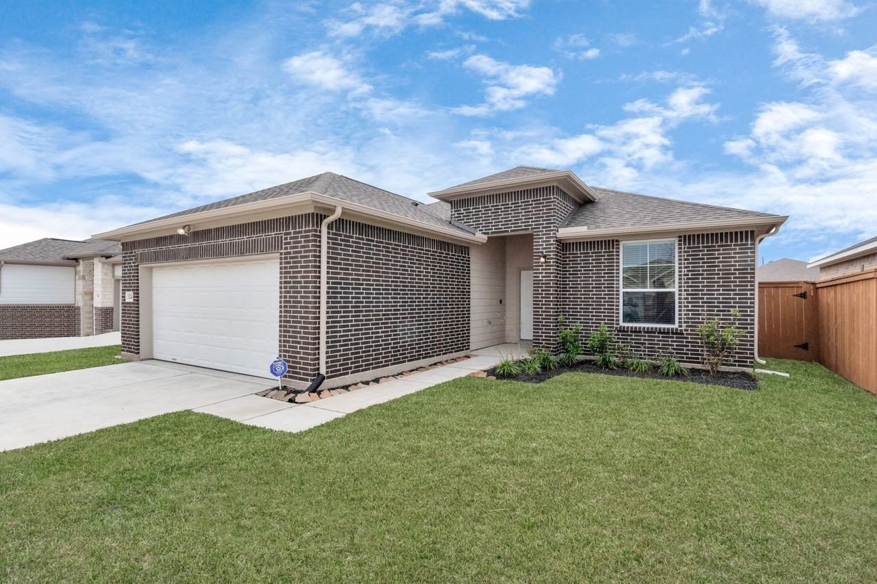 10511 Moon Valley Ln - Photo 4 of 37