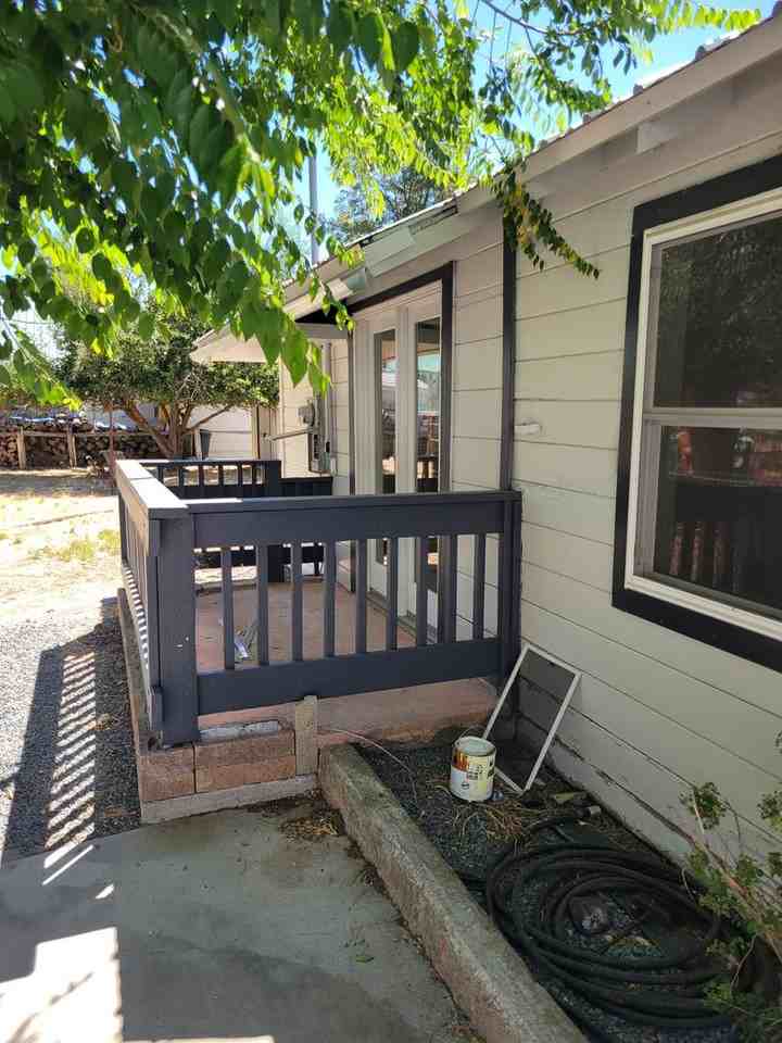 1315 W 4th St - Photo 5 of 14