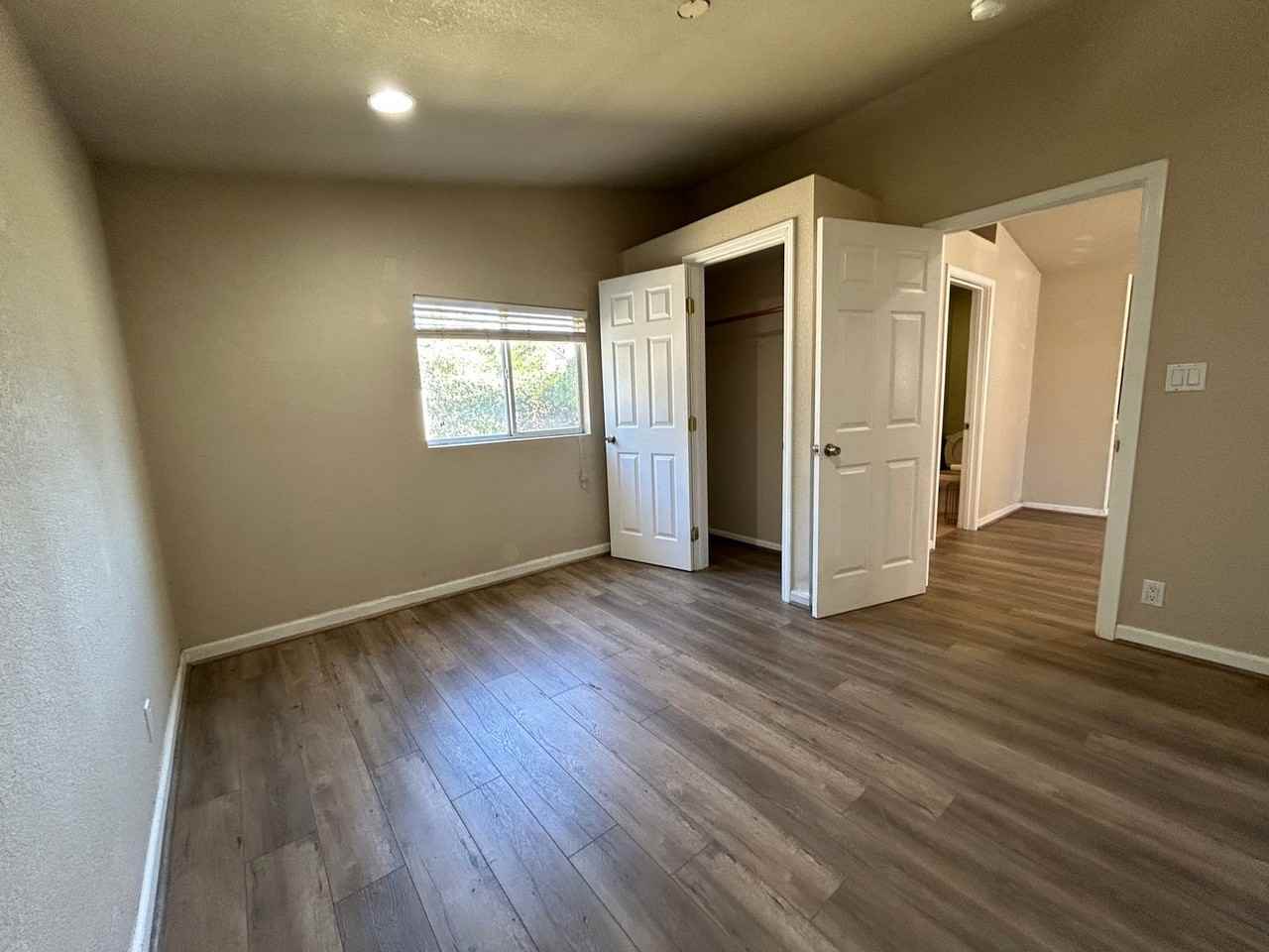 309 Mission Street - Photo 3 of 6