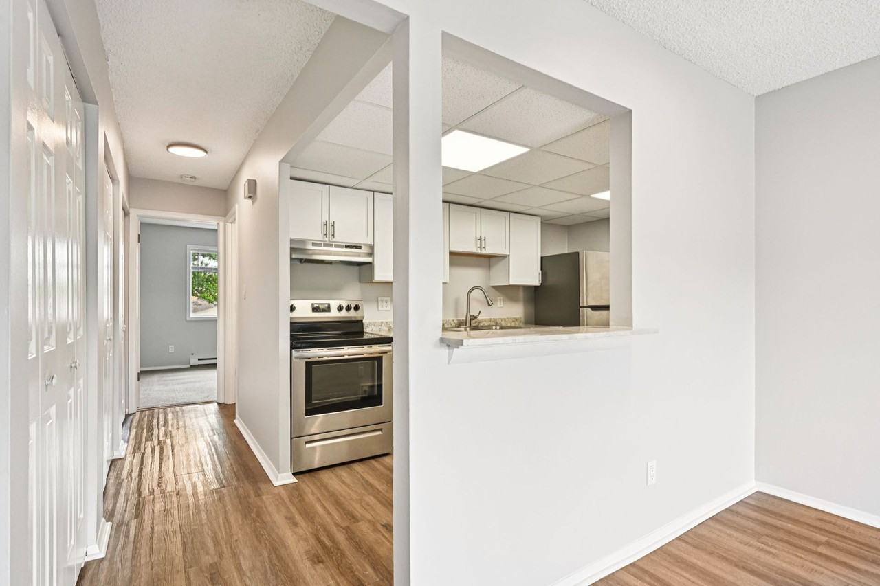 The Onyx on Victoria - Photo 2 of 45