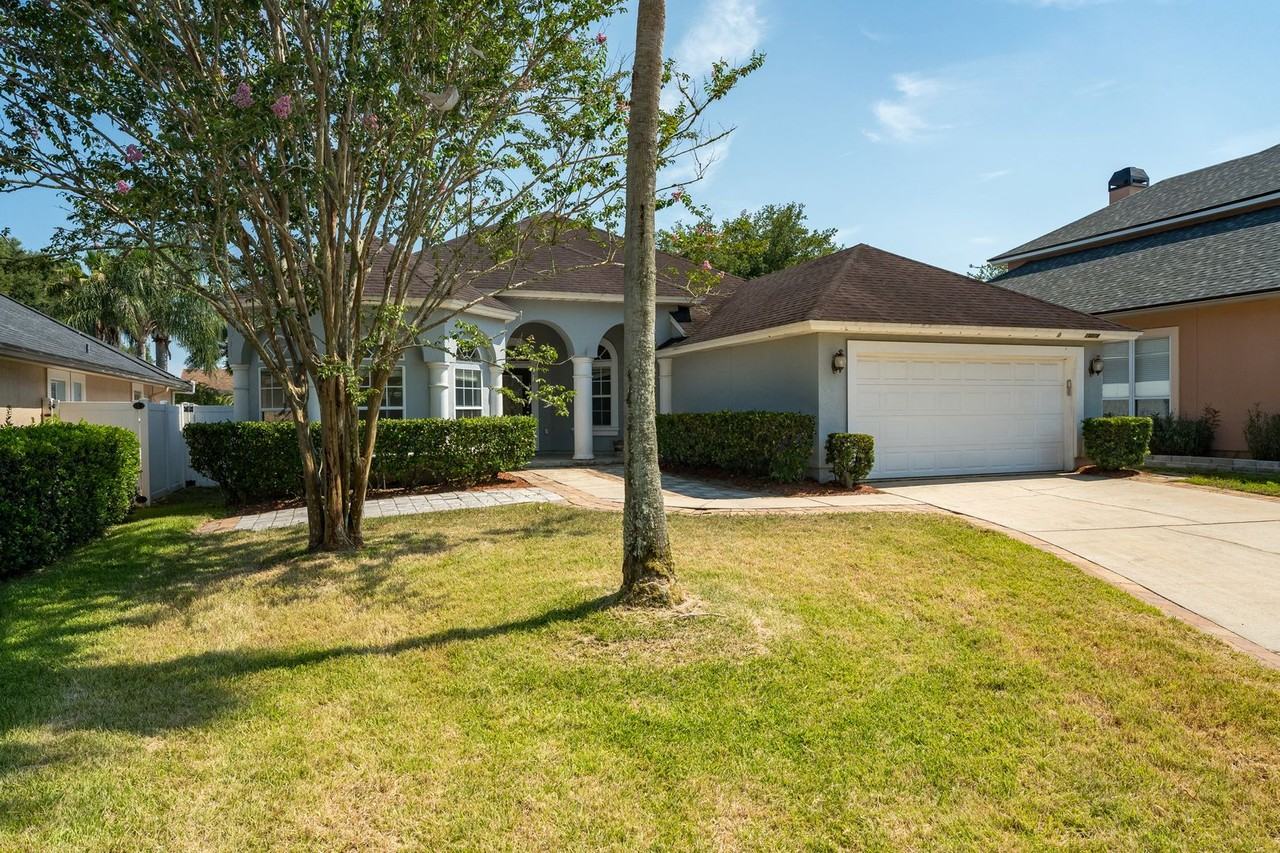 10008 Sifton Ct - Photo 2 of 34