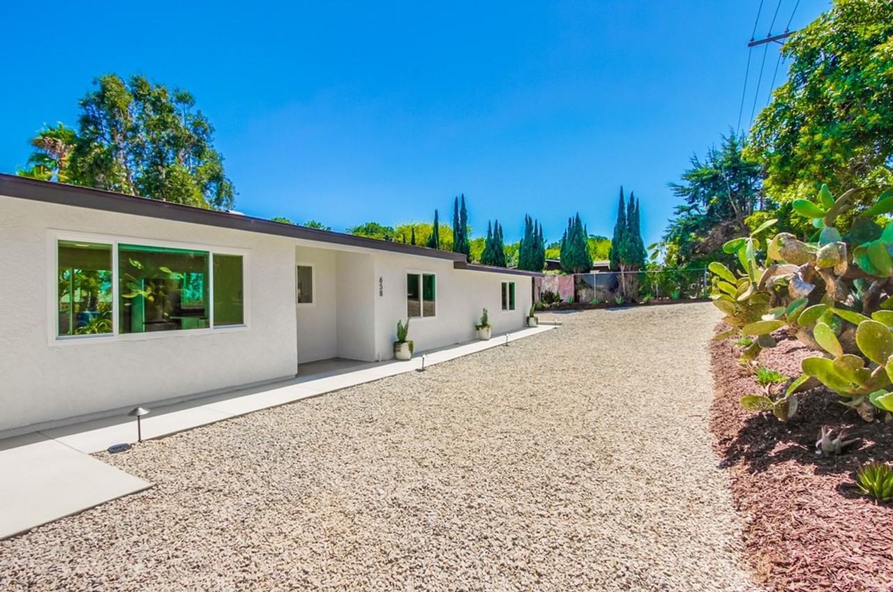 658 Las Flores Dr - Photo 6 of 31