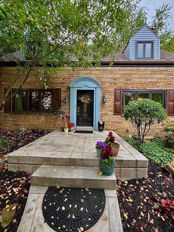 33 Woodland Drive - Photo 2 of 49