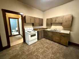 731 1/2 5th Ave - Photo 1 of 1