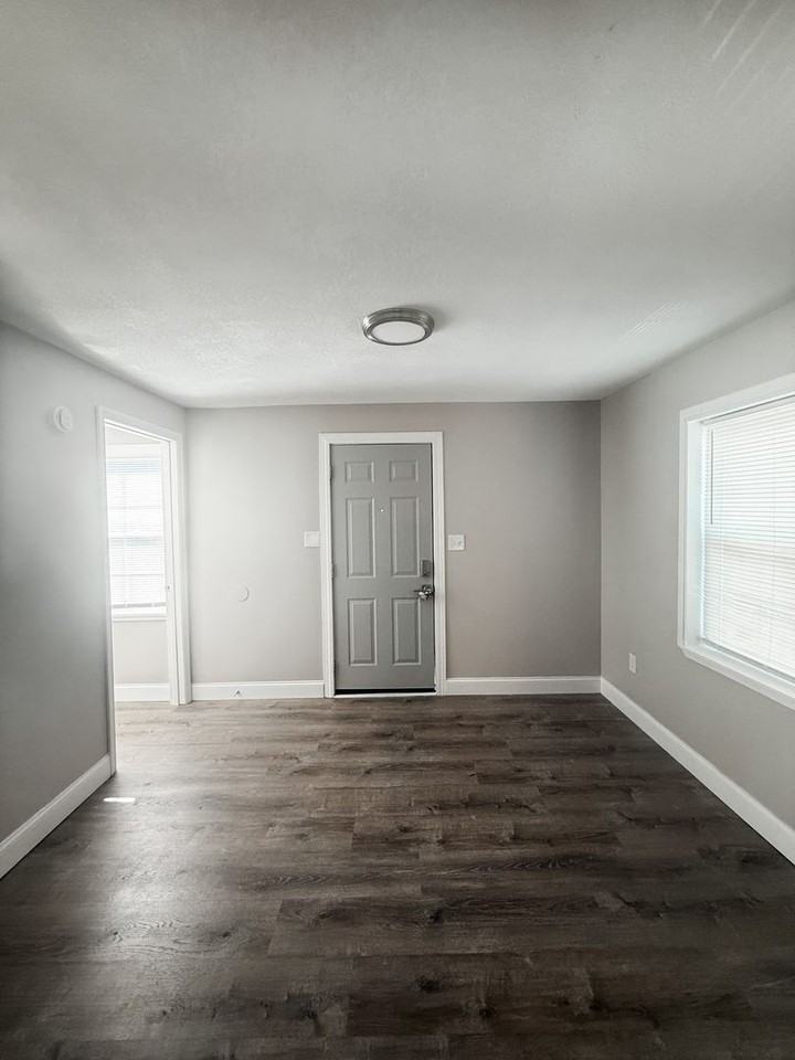 Beautifully updated apartments available in historic 4th & Gill neighborhood! - Photo 7 of 17