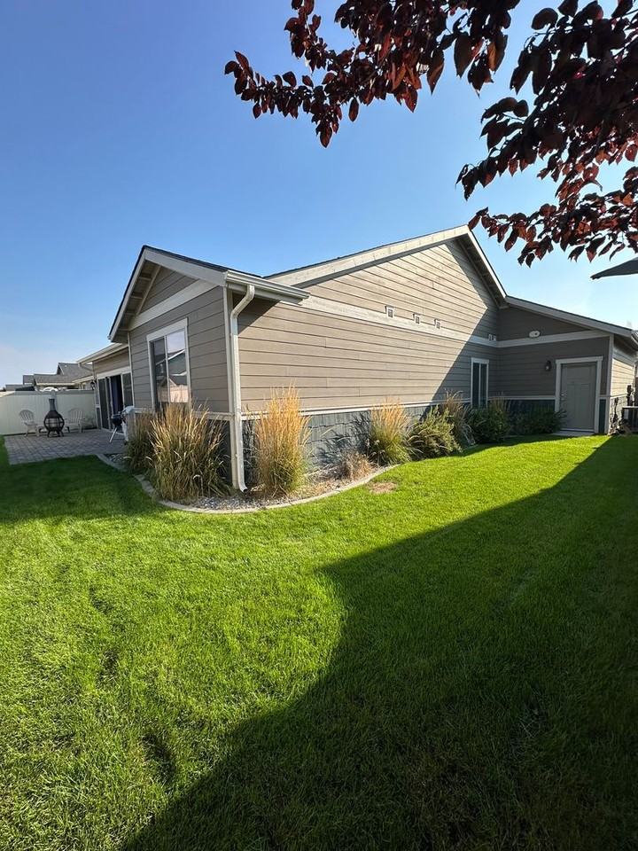 7673 N Coneflower St - Photo 2 of 34