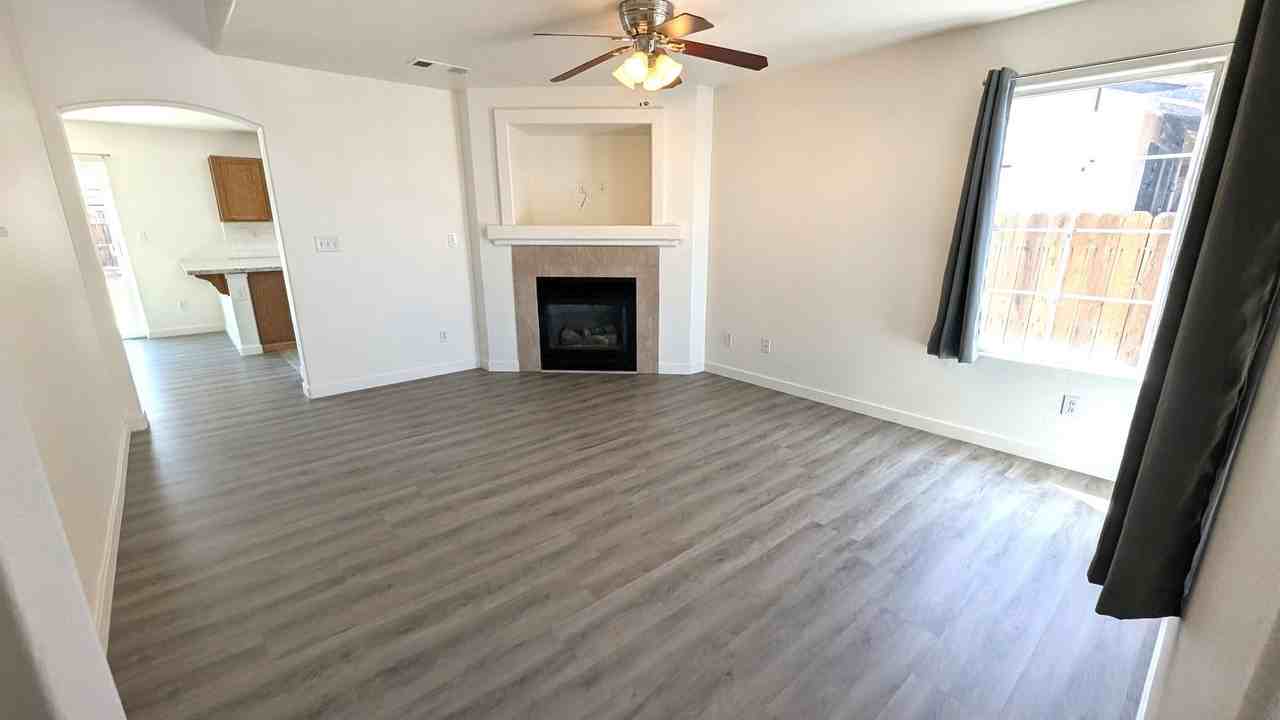 1446 N Mathew St - Photo 2 of 15