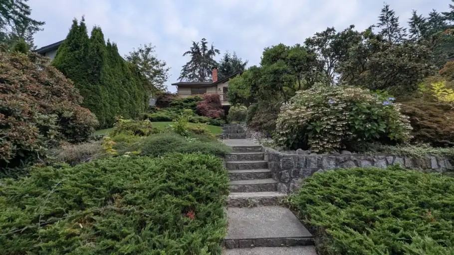 2582 Shelley Rd - Photo 2 of 30