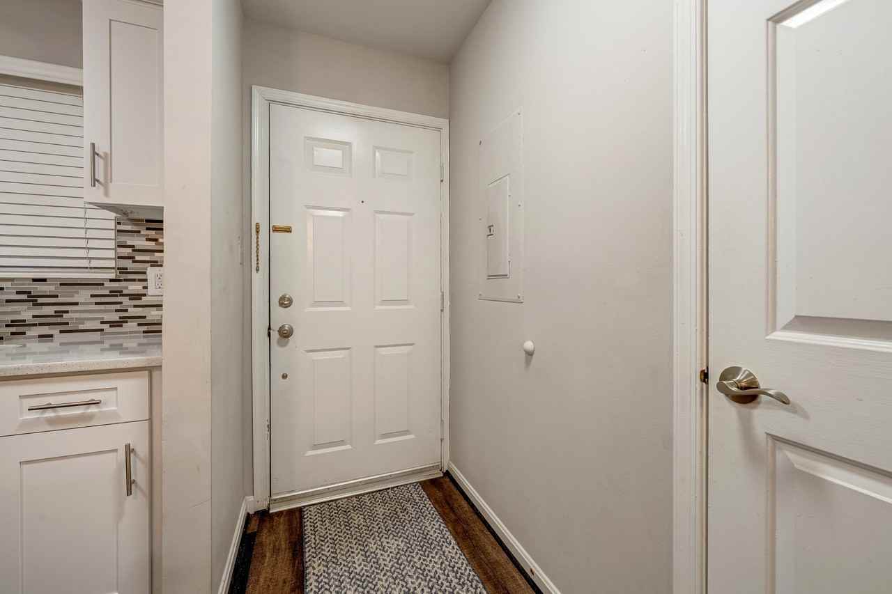 2809 Lee Oaks Ct #201 - Photo 2 of 33